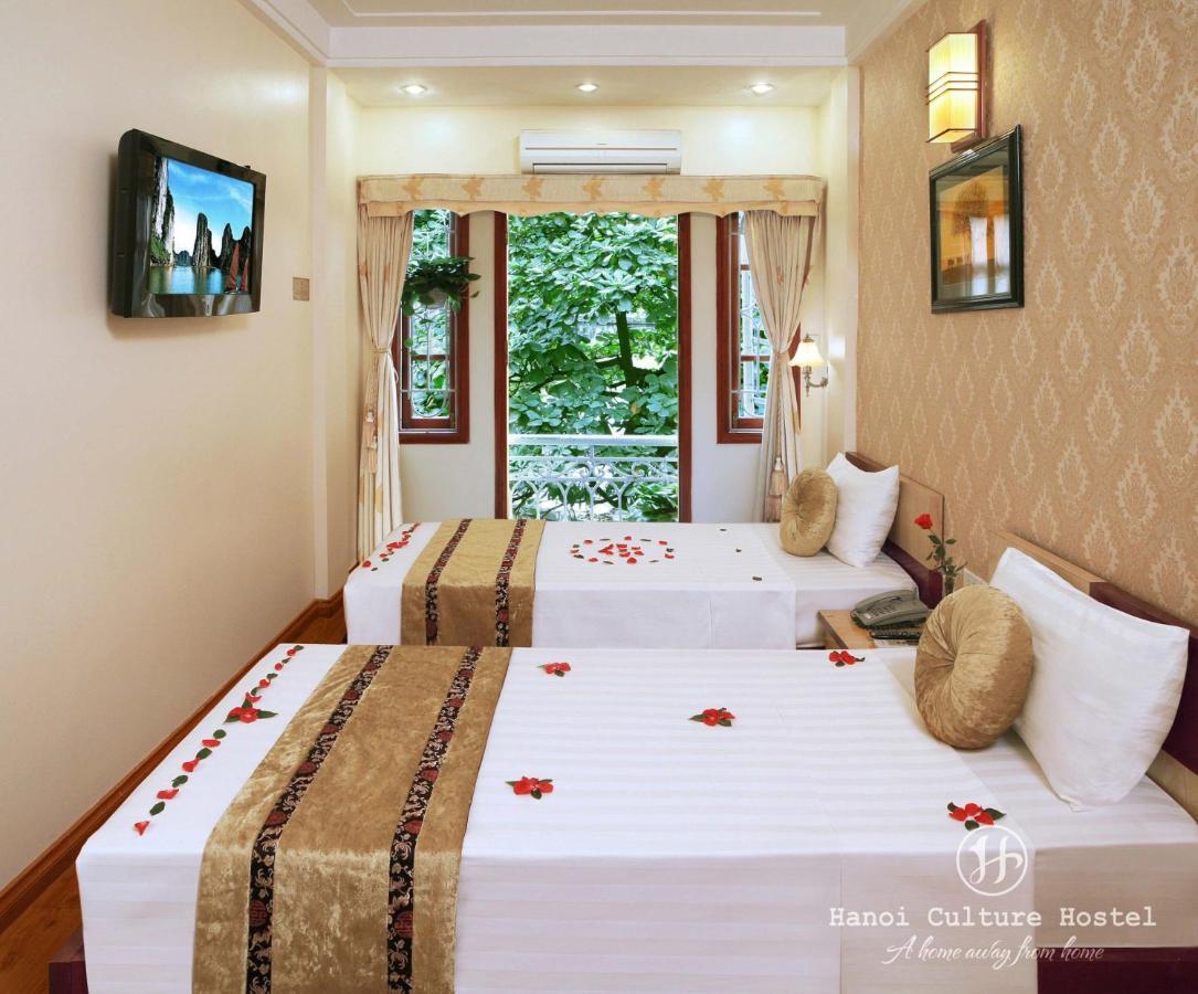 Family Room (3 Adults)
